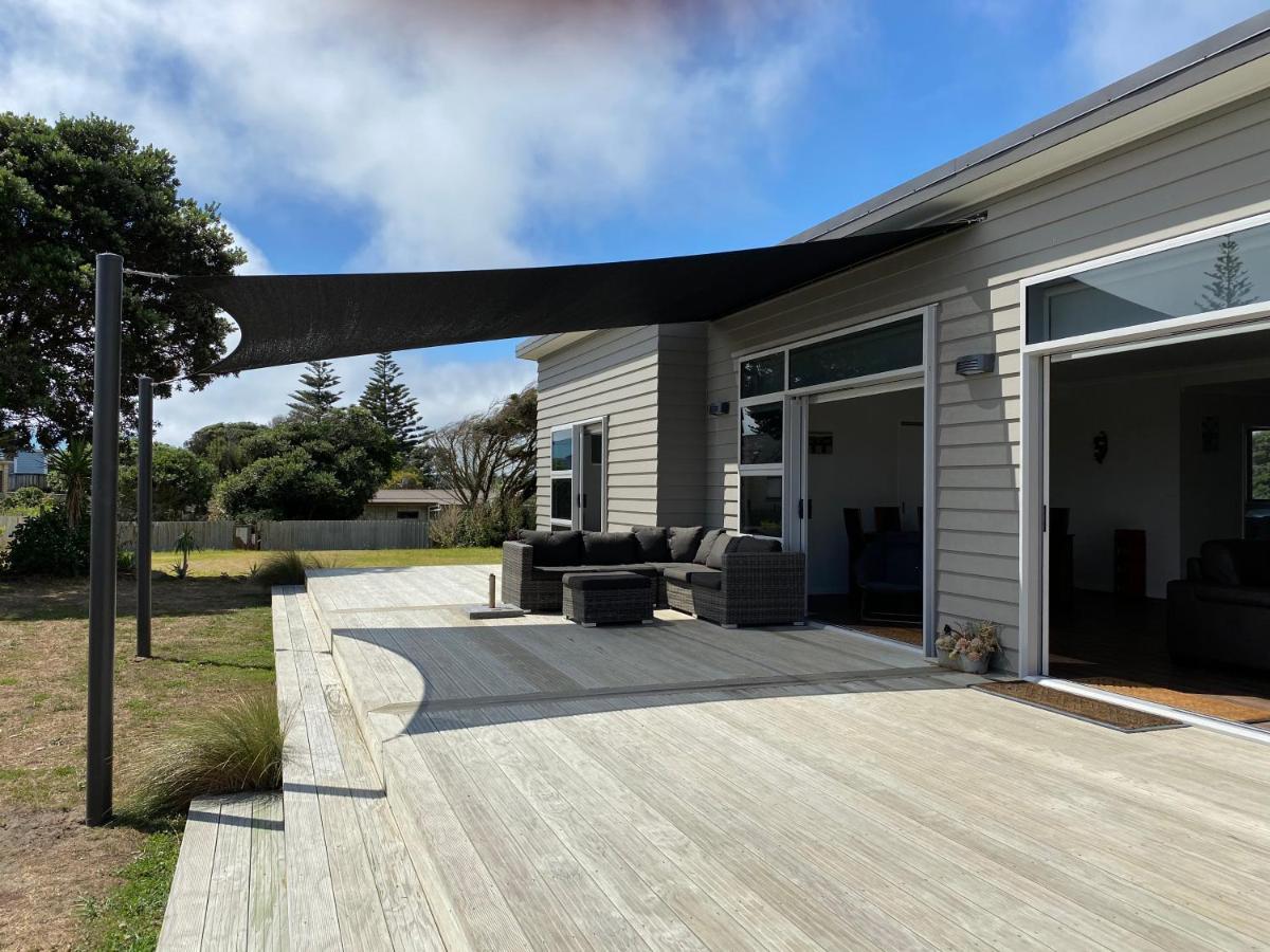 Otaki Beachfront Getaway Extérieur photo